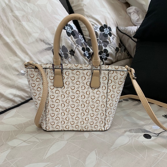 Guess Crossbody Bag - Picture 2 of 3